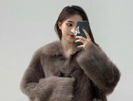 海王项思醒整容前照片爆出,塌鼻梁大圆脸,但有一点很优秀
