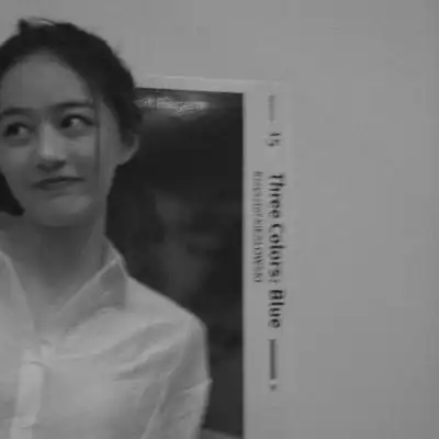 男生有时是不懂女生的忧伤,黑白女生头像伤感侧面头像
