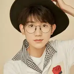 随便就给班级同学取外号没想到你是这样的王源
