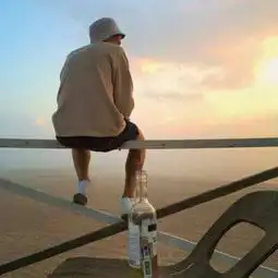 伤感图片男生背影孤独大全2018生活和你从来没有让我好过
