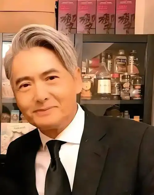 港片老男神白魔咒大pk刘德华越老越帅,成龙气质绝了
