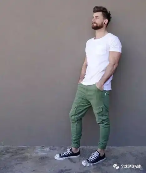 男生帆布鞋怎么搭才能颜值满分
