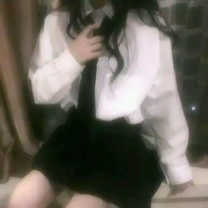 高清衬衫情侣头像一男一女图片男女都不露脸
