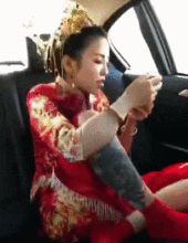 搞笑gif这个身材没想到是个王者
