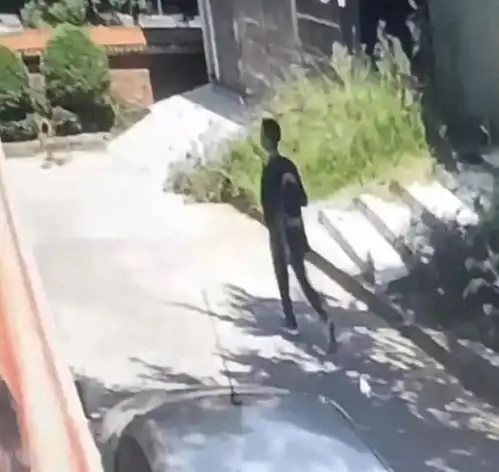 重庆18岁男生翻墙出校失联遗体已打捞因感情问题跳江,此前向前女友提复合遭拒绝
