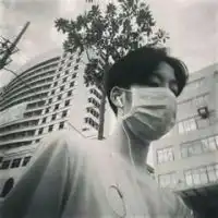 边走边爱反正人山人海男生唯美小清新头像
