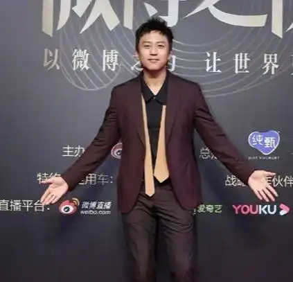 男明星红毯秀成角斗场邓超无声放大招,刘昊然靠小细节赢了
