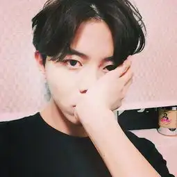 一个类型的帮忙找一个男生头像
