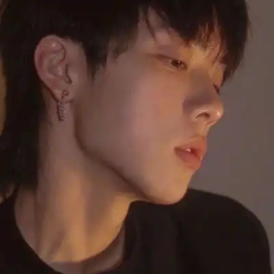 ins炒鸡好看的男生头像
