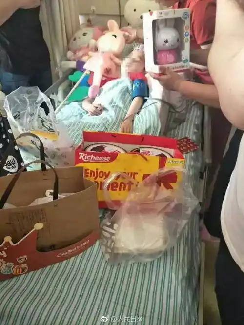 恭喜作家刘庆长篇小说唇典获第七届红楼梦奖首奖
