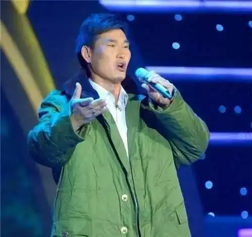 媒体的聚光灯下,山东拉面哥走红却没藏族男孩丁真般自然
