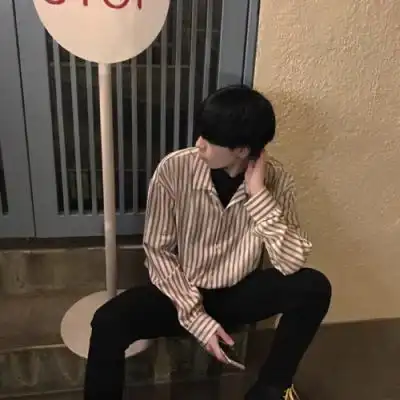 2023温柔干净男生个性头像
