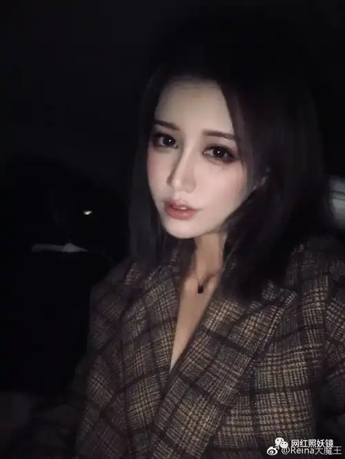 蛇精脸女生本色cos青蛇白蛇,女主播因脸大去削骨却差点搭上命
