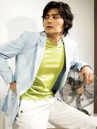 张东健时尚写真集型男靓装男人味十足
