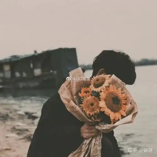 抖音最近超火的情侣头像超级文艺

