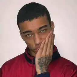 头像只可惜后来的我们朋友圈只剩一条横线
