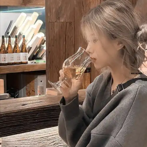 ins超小众不会撞的女生头像
