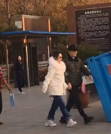 新婚2月疯传有孕,赵丽颖曝怀男娃预产期曝光
