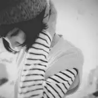 qq非主流伤感黑白头像喜欢一个人
