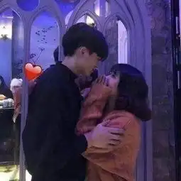 双人情侣头像亲吻霸气个性超甜一对
