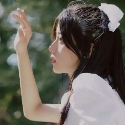 招桃花温柔小众真人女生头像259
