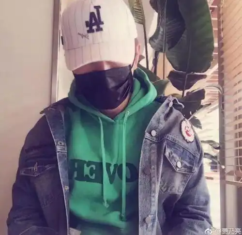 纯情男孩贾乃亮,为爱丧失尊严,被戴绿帽子后至今无法释怀
