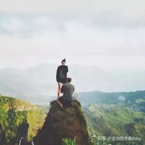 男生对你感兴趣的8种表现
