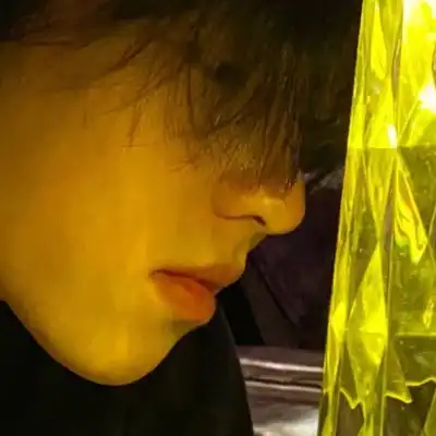 很有氛围感的真人帅气的男生头像大全有人讨厌你非议你诋毁你却又想成为你....
