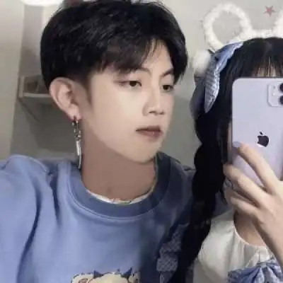 情侣头像四十一春烟柳绿,不如望你

