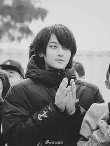组图艳势番之新青年黄子韬参演网友曝开机路透图
