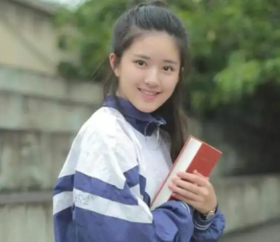 赵露思和前男友旧照流出,穿情侣装秀恩爱,看清颜值后我心动了
