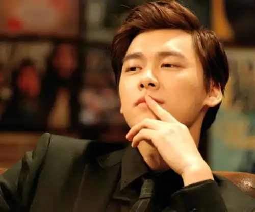 托腮的杨幂其实也有小心机,许晴捂脸一秒减龄,熊黛林却
