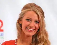 莱弗利挺三胎孕肚现身,第2段感情是熟悉的他,这几位三胎了
