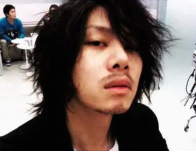 需要很帅的明星胡须男照片
