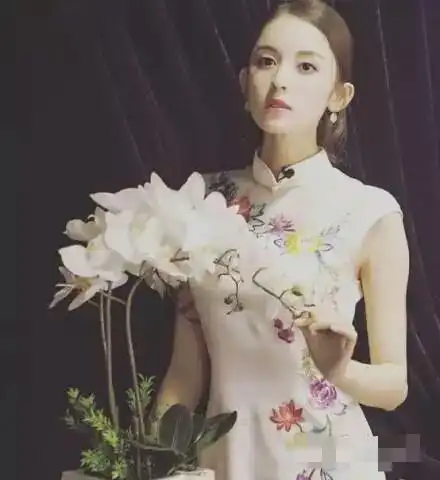 她们穿上旗袍后,有的端庄,有的妖艳,最后一个真的被撩到了
