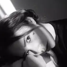 不轻狂怎能是年少不放肆怎么拥有你
