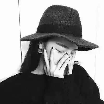 头像女黑白高冷侧面黑白孤傲女生头像
