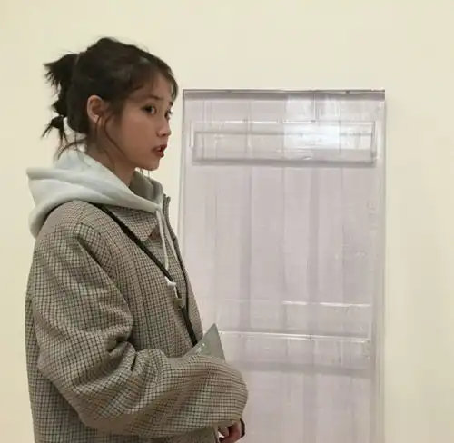 iu头像,李知恩如果我不打起精神来,没有人会对我的人生负责啊
