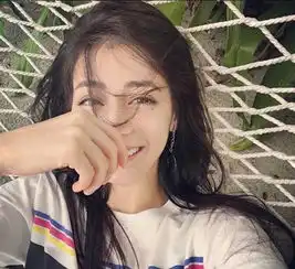 迪丽热巴私下耍大牌人前人后两模样对粉丝傲慢无礼很高冷如今营销捆绑倒贴都成为她的标签难道曾经小仙女的人设都是假的
