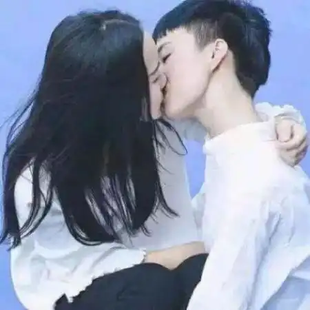 qq个性头像情侣小清新,到最后我才发现我是爱你的
