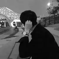 qq男生伤感头像背影qq背影帅气伤感男头像

