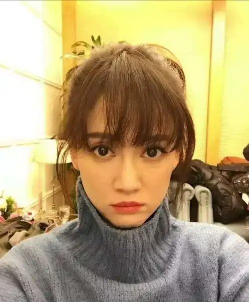 陈乔恩晒妆容精致难掩皮肤松弛,该找个男朋友了
