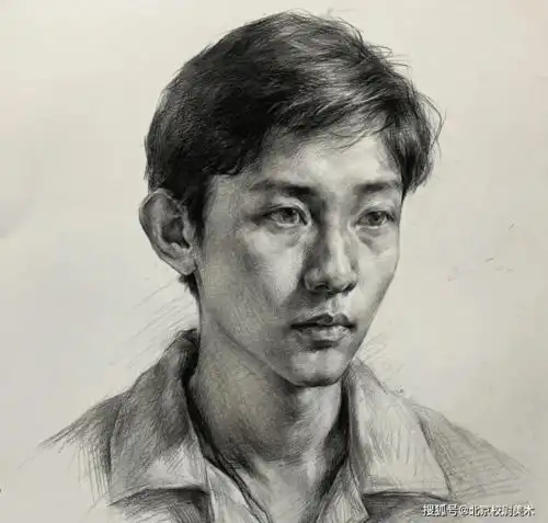 校尉美术在考试中如何画色彩默写和素描人头像
