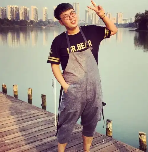 杜海涛变相催婚,视频祝沈梦辰新婚快乐,他俩这是好事将近
