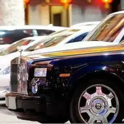 看看赵本山的死对头,座驾和他的差多少
