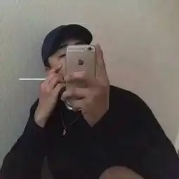 手机挡脸情侣头像我有一张求另一张
