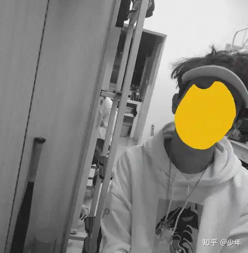 男生留长发怎么打理过渡期的发型
