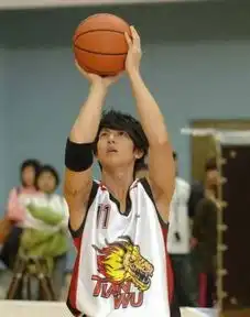娱乐圈永远的足球少年除了鹿晗李易峰还有他
