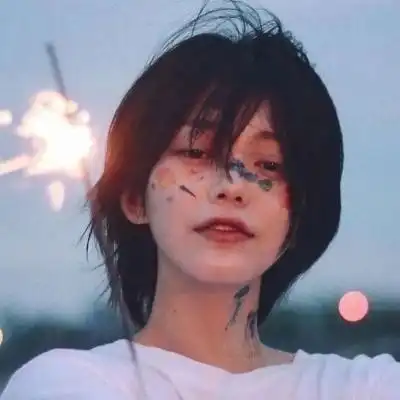 高级感满满的微信头像
