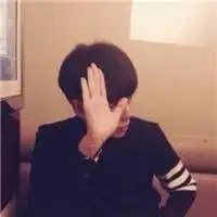 帮忙配个情侣头像
